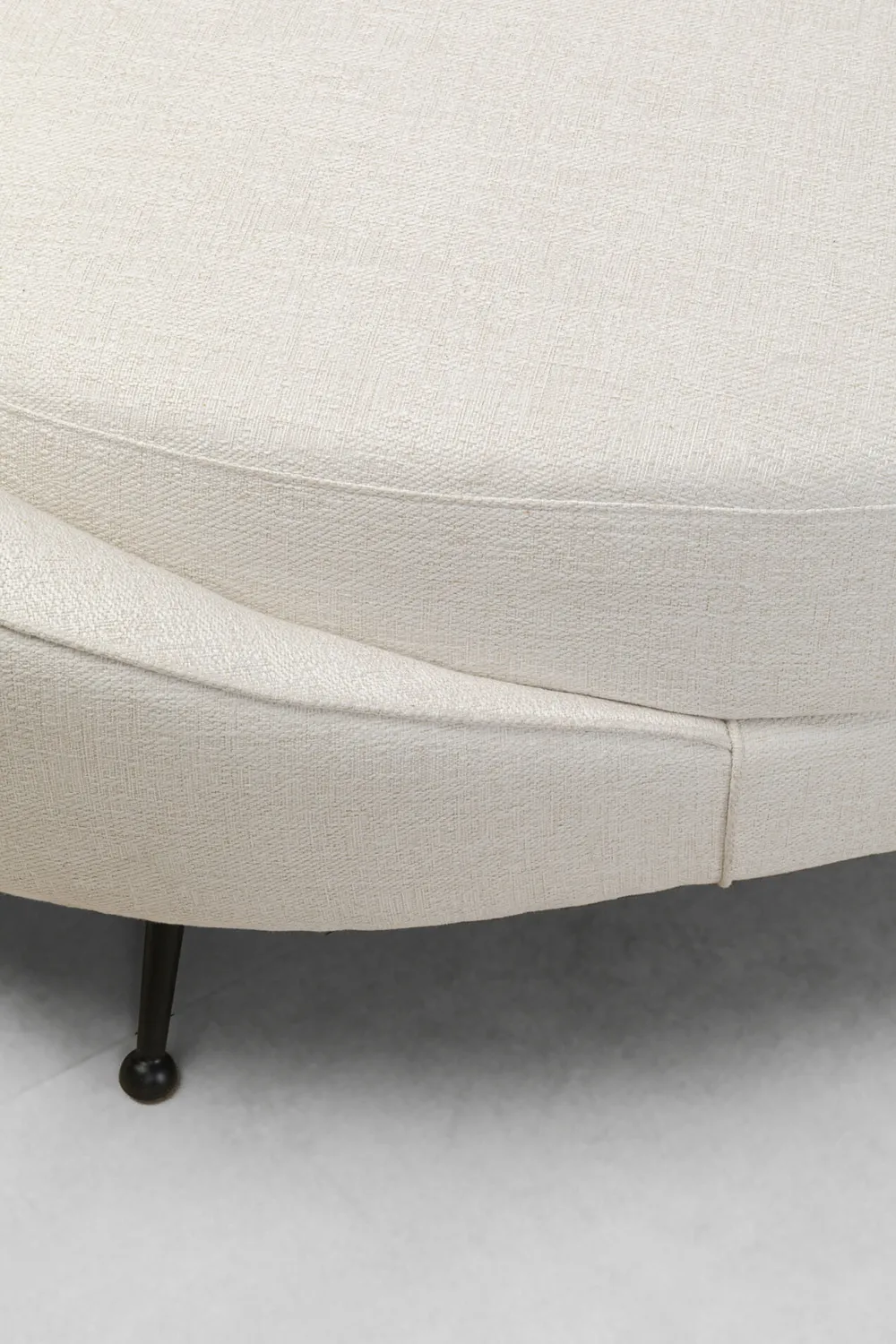 bank_wall_street_cm_4.webp KARE Design Bank Wall Street 270cm