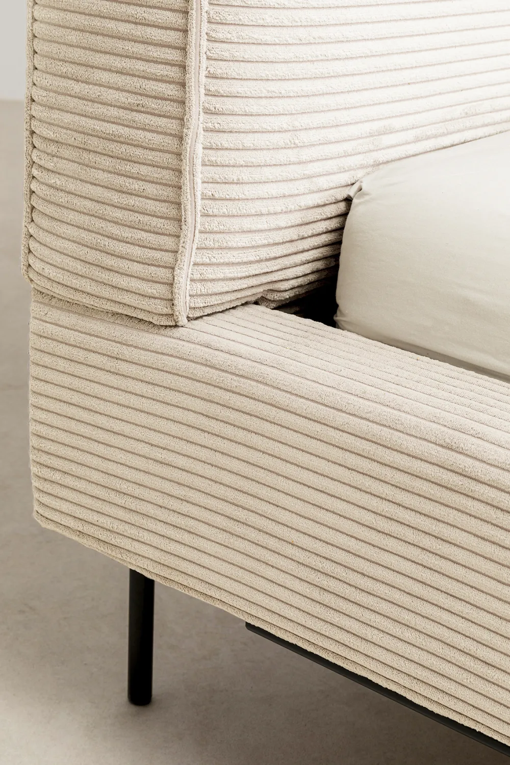 bed_east_side_cord_creme_xcm_4.webp KARE Design Bed East Side Cord Creme 180x200cm