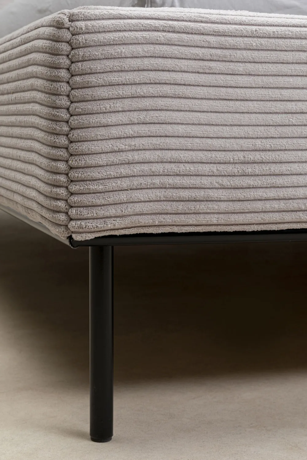 bed_east_side_cord_grey_xcm_5.webp KARE Design Bed East Side Cord Grey 160x200cm