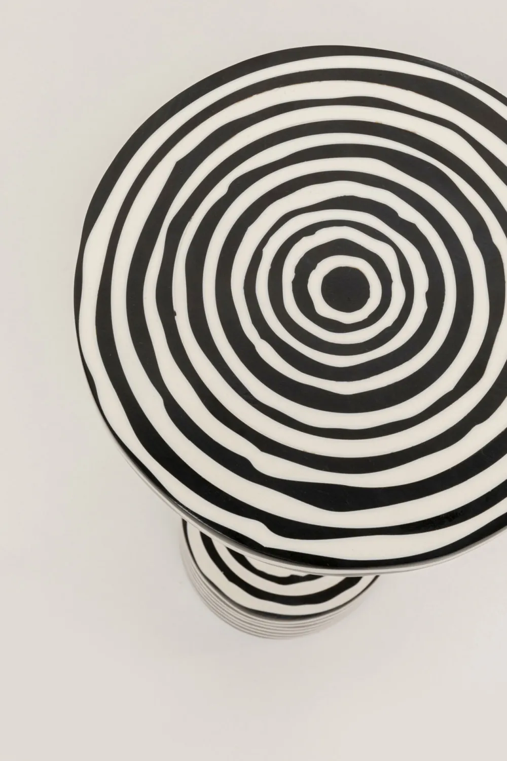 bijzettafel_domero_swirl_cm_1.webp KARE Design Bijzettafel Domero Swirl 25cm