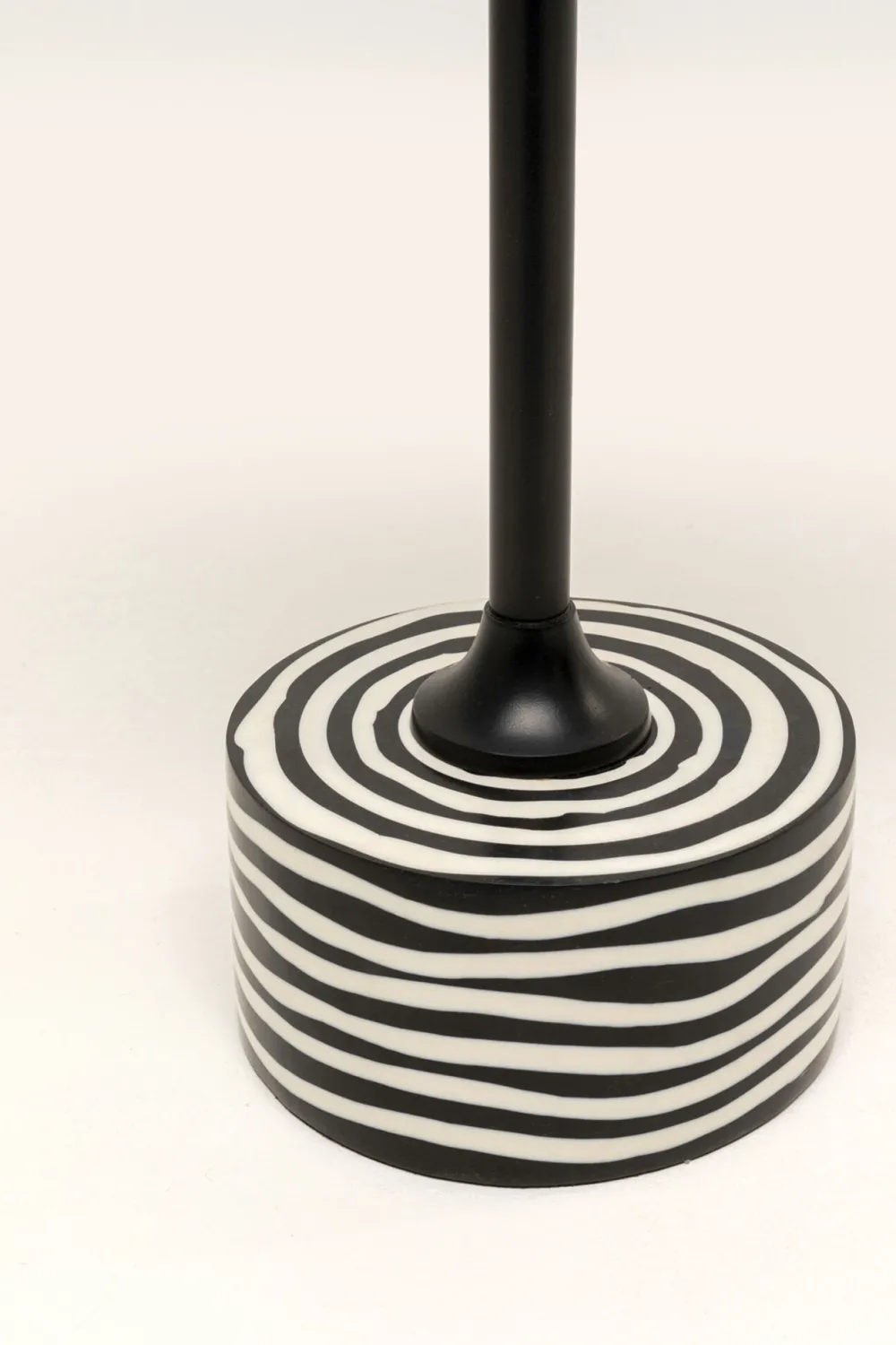 bijzettafel_domero_swirl_cm_3.webp KARE Design Bijzettafel Domero Swirl 25cm