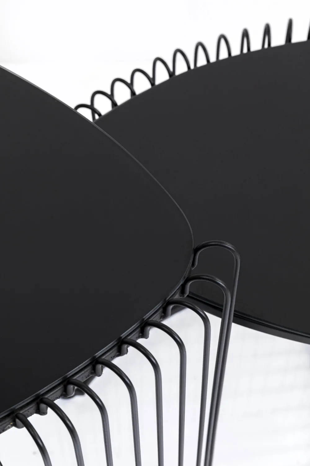 bijzettafel_wire_triangle_black_set_van__4.webp KARE Design Bijzettafel Wire Triangle Black (Set Van 2)