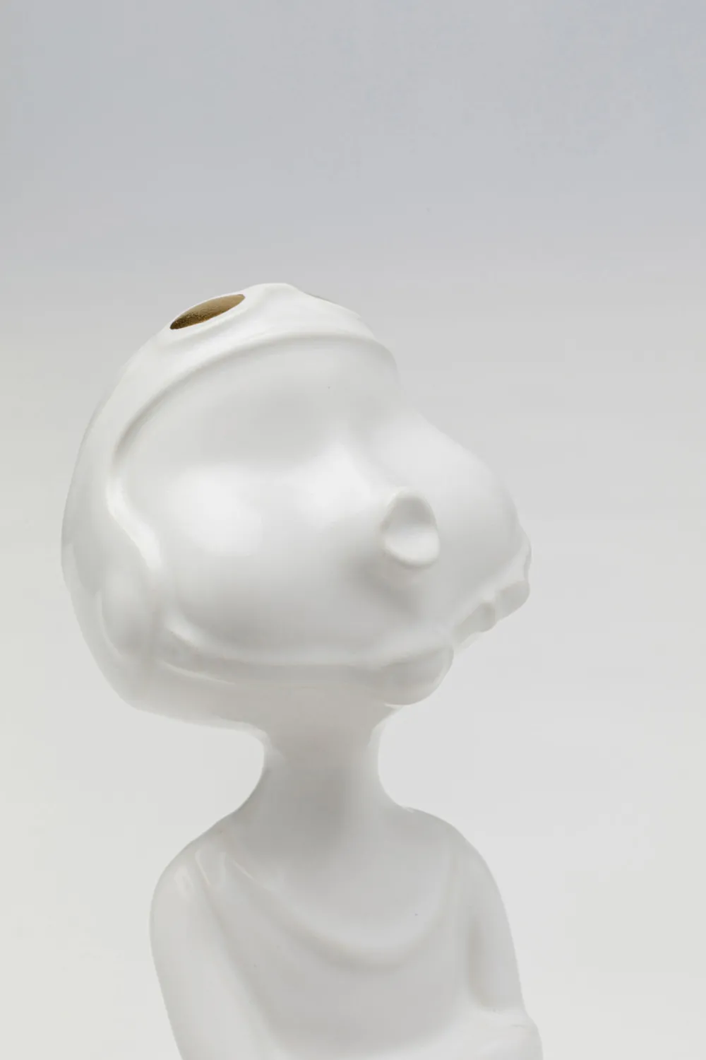 decofiguur_ball_girl_white_cm_2.webp KARE Design Decofiguur Ball Girl White 29cm