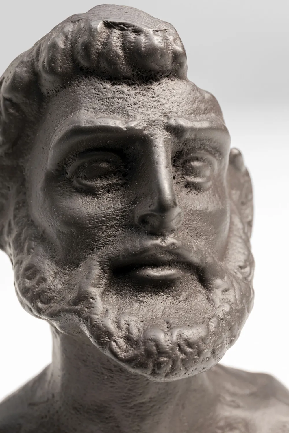 decofiguur_bearded_man_anthracite_cm_3.webp KARE Design Decofiguur Bearded Man Anthracite 11cm