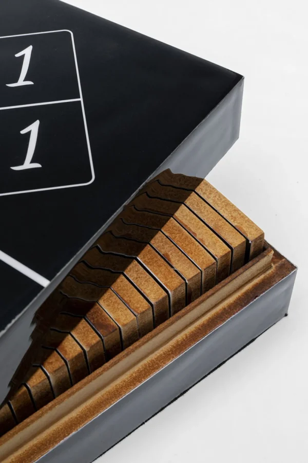 KARE Design Decofiguur Domino Black 24x7cm