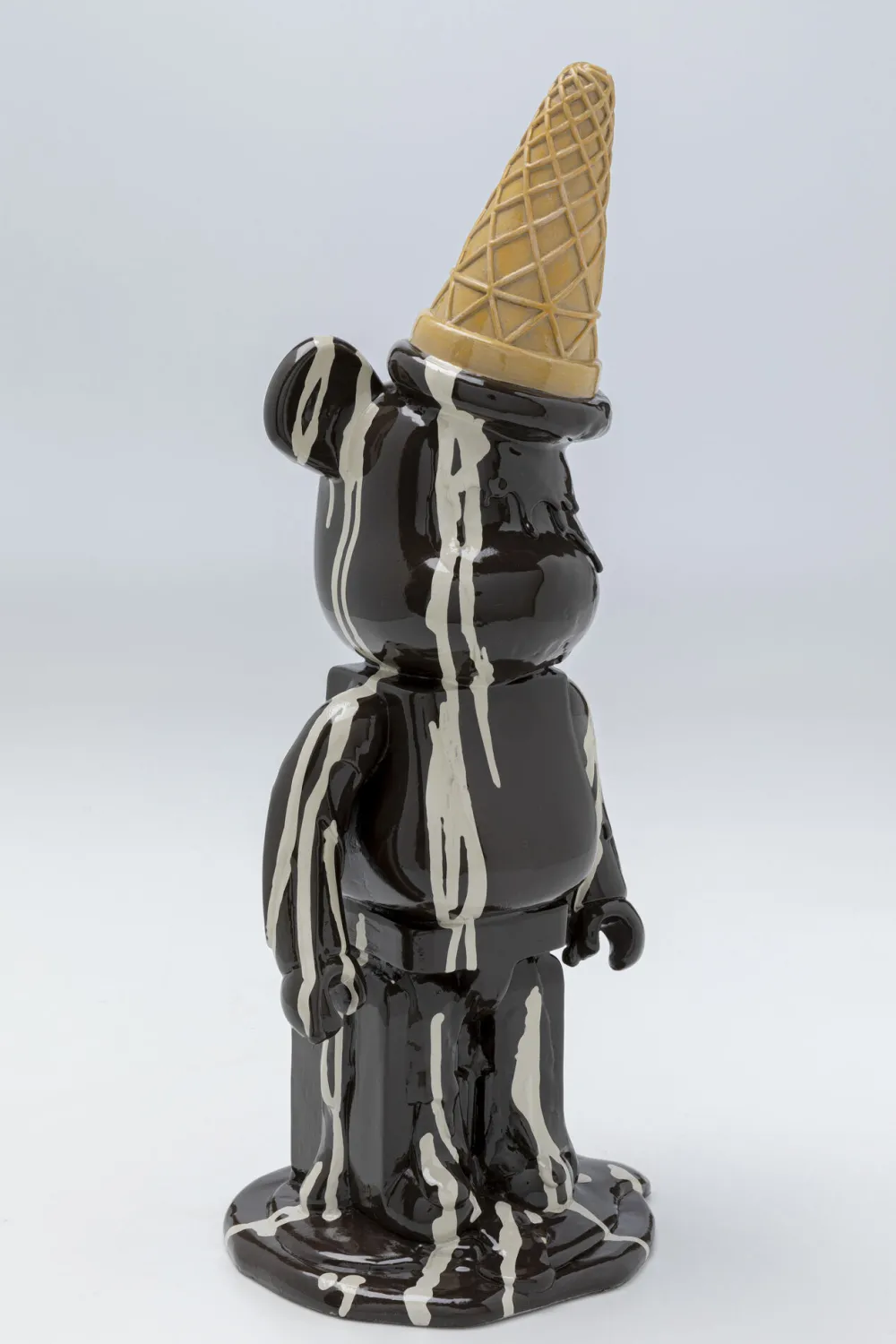 decofiguur_gelato_bear_black_cm_1.webp KARE Design Decofiguur Gelato Bear Black 40cm