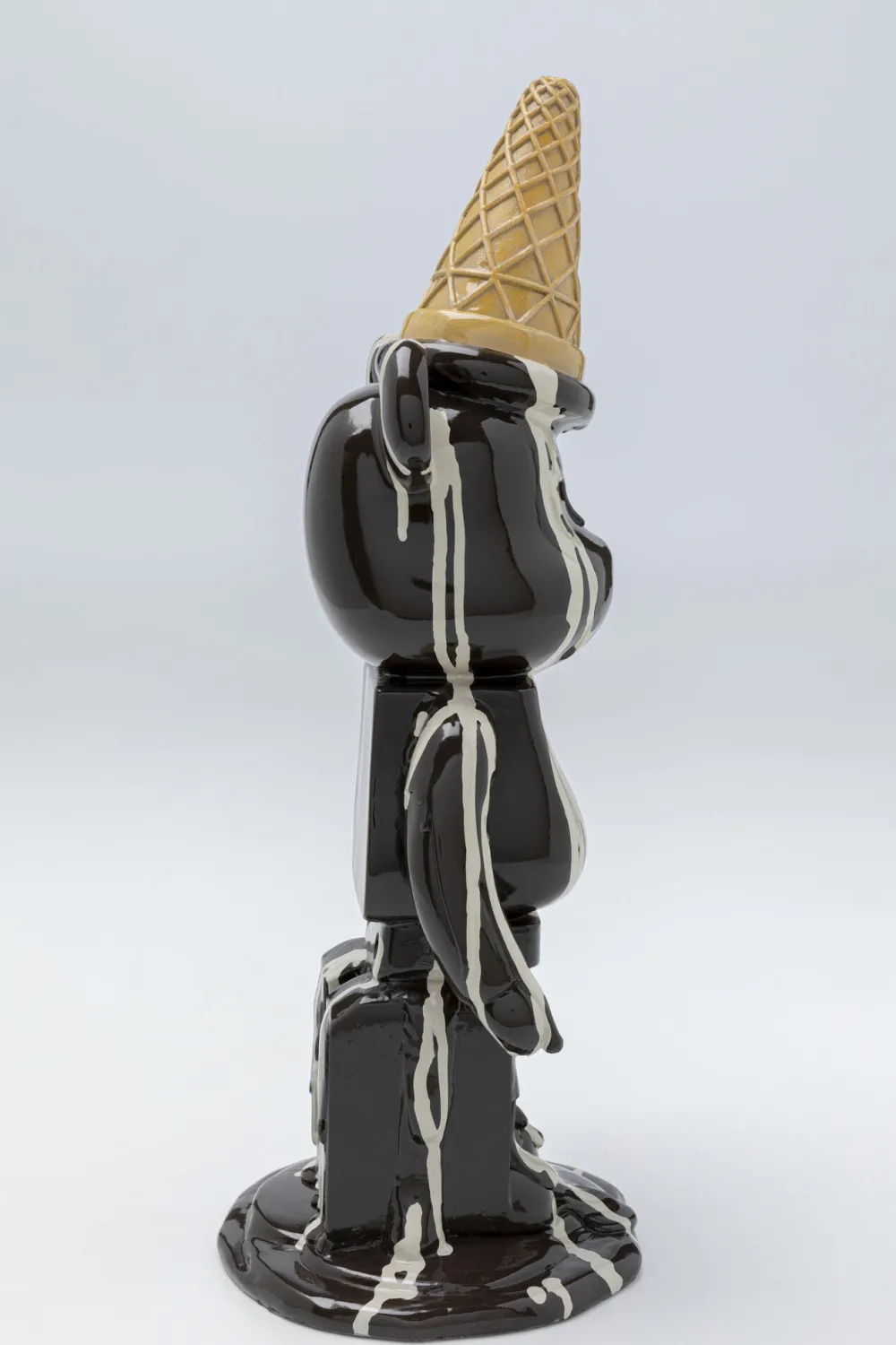 decofiguur_gelato_bear_black_cm_2.webp KARE Design Decofiguur Gelato Bear Black 40cm