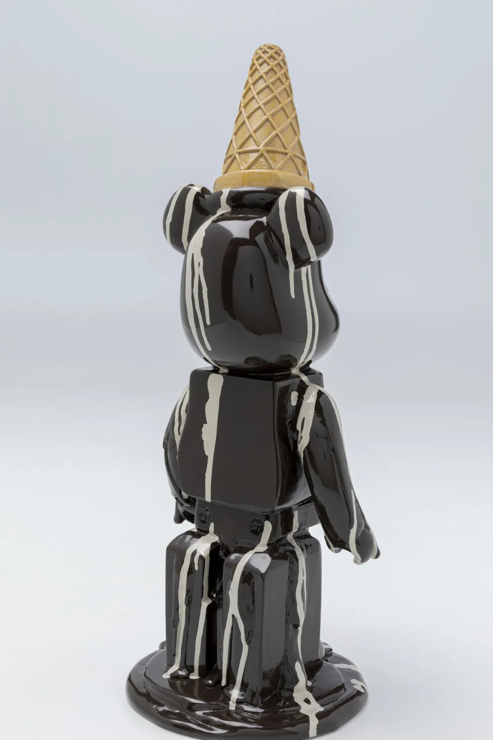 decofiguur_gelato_bear_black_cm_3.webp KARE Design Decofiguur Gelato Bear Black 40cm