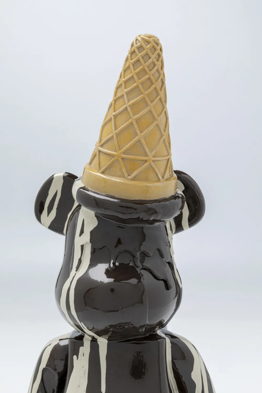 decofiguur_gelato_bear_black_cm_4.webp KARE Design Decofiguur Gelato Bear Black 40cm