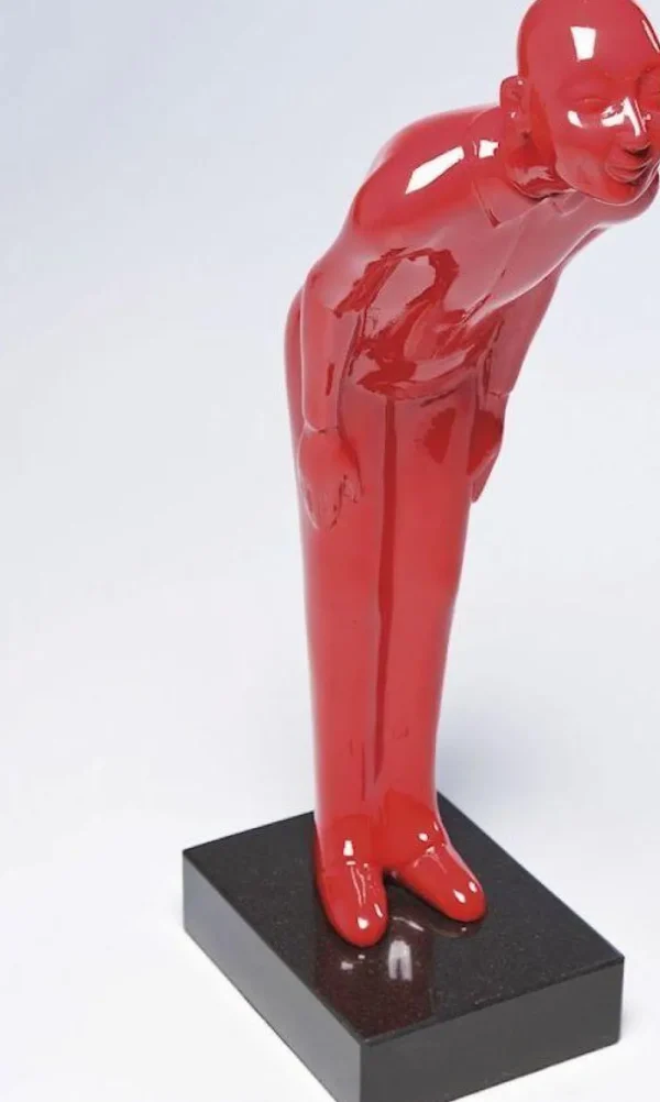 KARE Design Decofiguur Welcome Guests Rood Klein