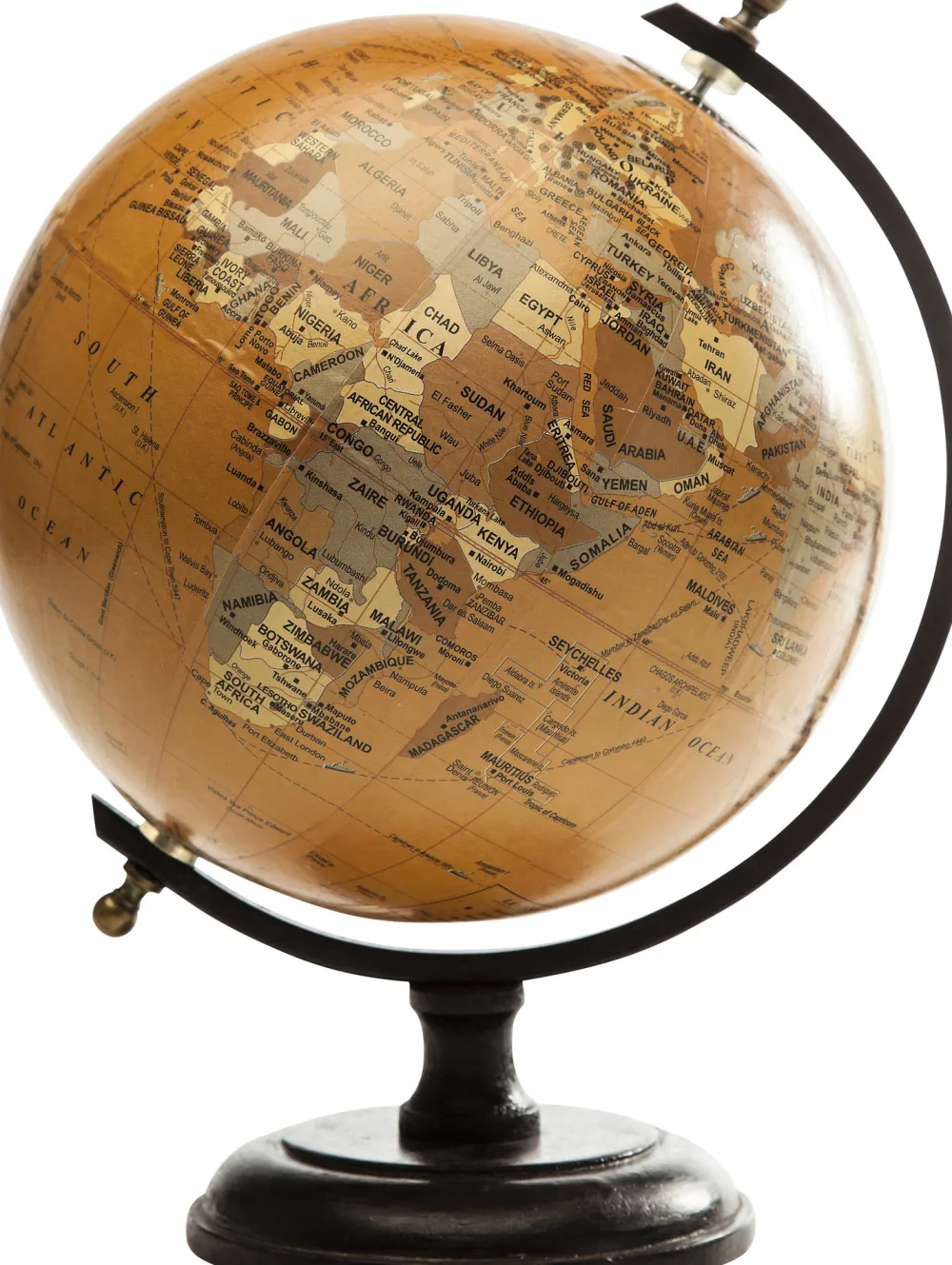 decofiguur_wereldbol_vintage_willekeurige_kleur_3.webp KARE Design Decofiguur Wereldbol Vintage Willekeurige Kleur