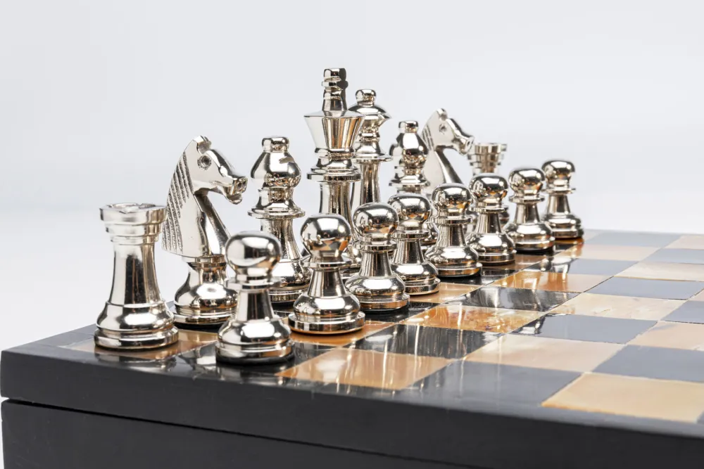 deko_object_chess_antique_xcm_4.webp KARE Design Deko Object Chess Antique 36x33cm