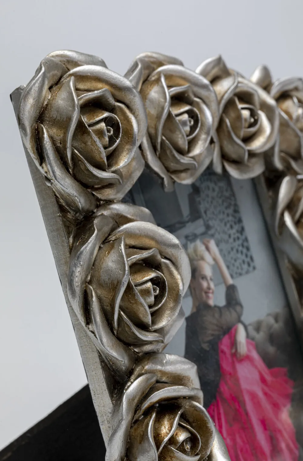 fotolijst_romantic_rose_silver_xcm_2.webp KARE Design Fotolijst Romantic Rose Silver 17x21cm