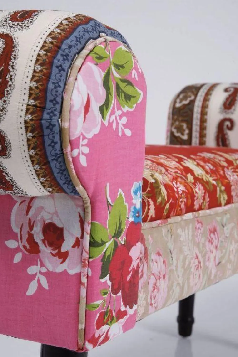 halbank_wing_patchwork_rood_4.webp KARE Design Halbank Wing Patchwork Rood