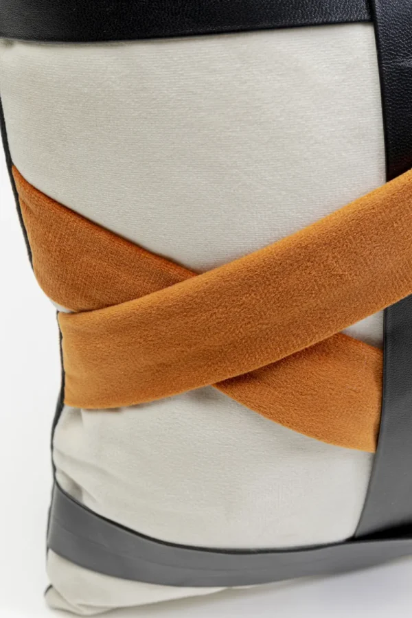 KARE Design Kussen Ring Of Fire 50x30cm