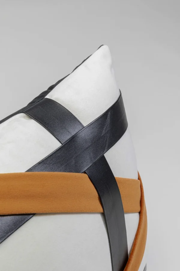 KARE Design Kussen Ring Of Fire 50x30cm