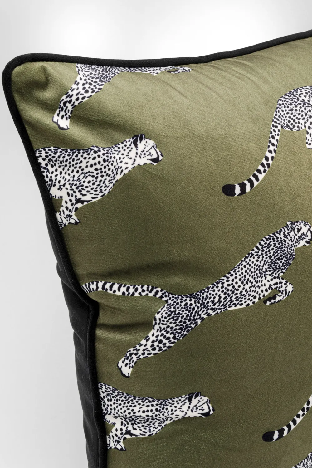 kussen_running_chetahs_xcm_2.webp KARE Design Kussen Running Chetahs 45x45cm