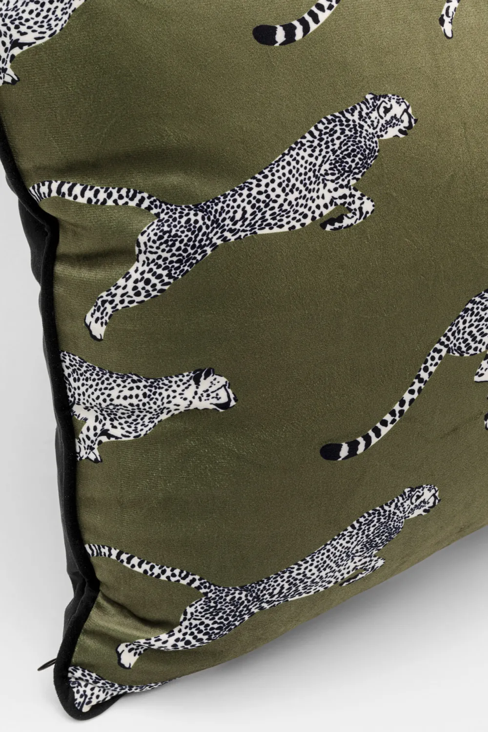 kussen_running_chetahs_xcm_3.webp KARE Design Kussen Running Chetahs 45x45cm