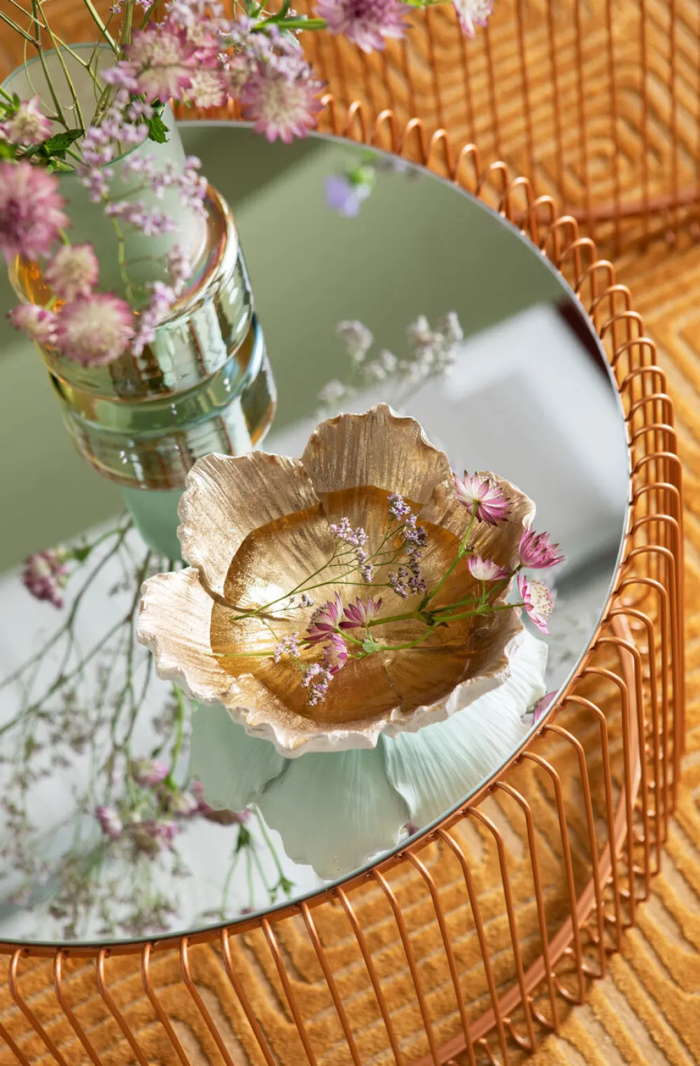 schaal_flower_bloom_creme_goud__2-1.webp KARE Design Schaal Flower Bloom Creme Goud Ø20