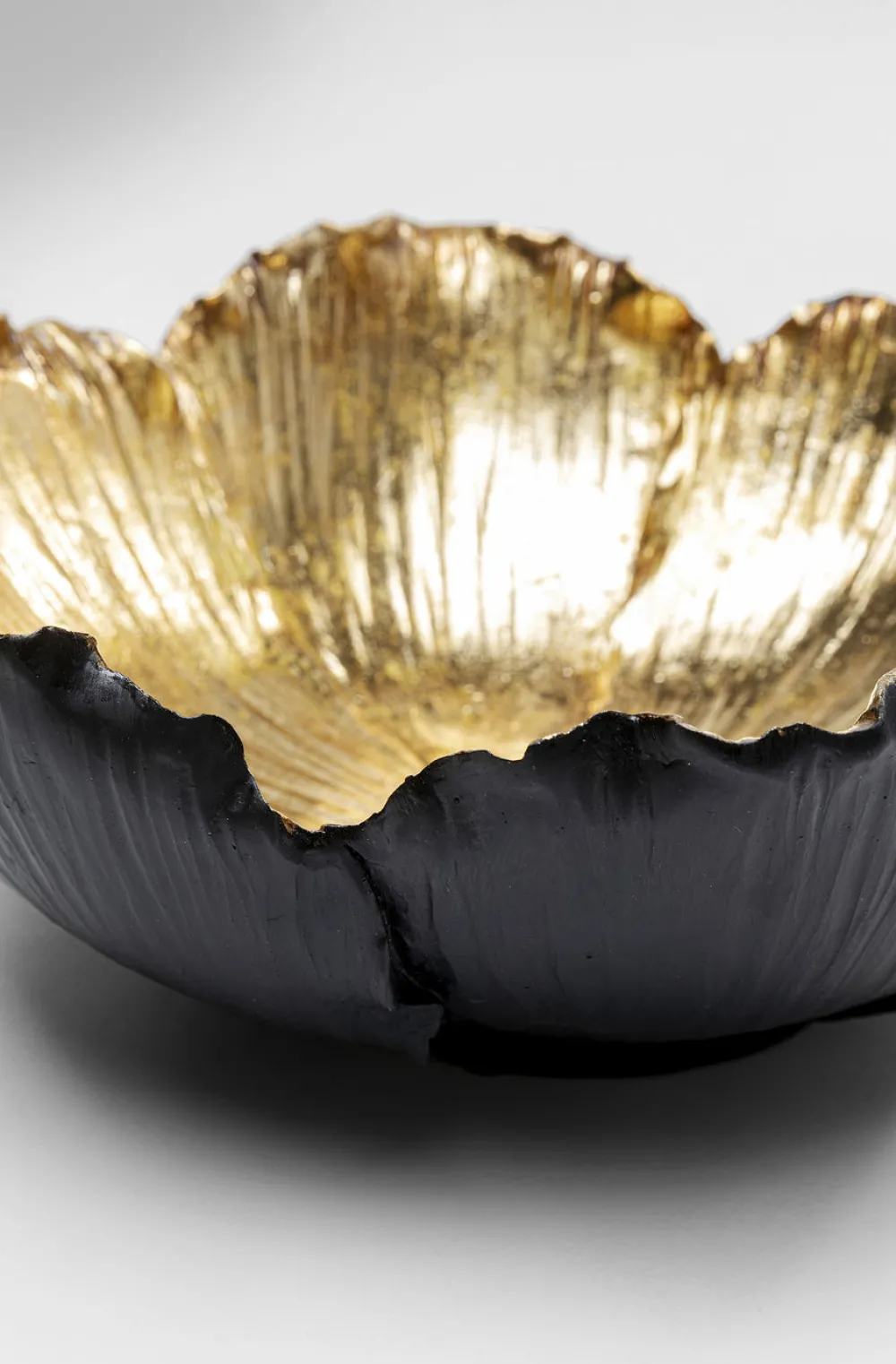 schaal_flower_bloom_zwart_goud__1-1.webp KARE Design Schaal Flower Bloom Zwart Goud Ø25