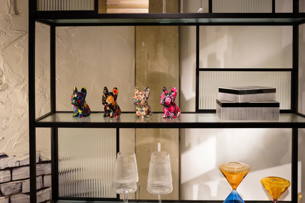 spaarpot_dog_fiore_cm_willekeurige_kleur_5.webp KARE Design Spaarpot Dog Fiore 12cm Willekeurige Kleur