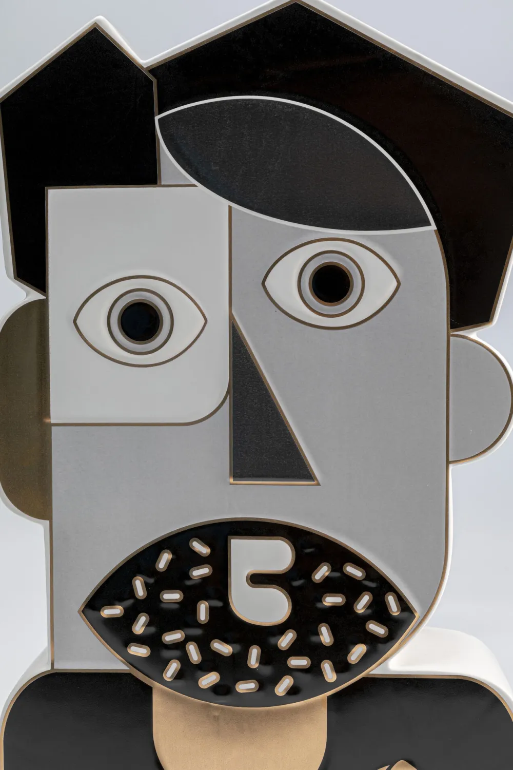 vaas_abstract_gentleman_cm_1.webp KARE Design Vaas Abstract Gentleman 43cm