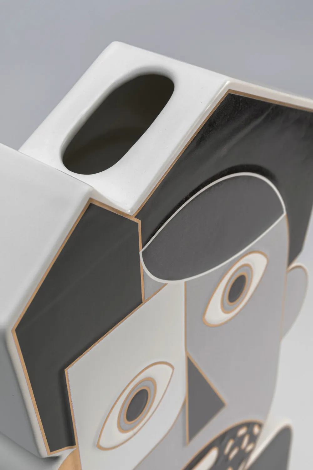 vaas_abstract_gentleman_cm_2.webp KARE Design Vaas Abstract Gentleman 43cm