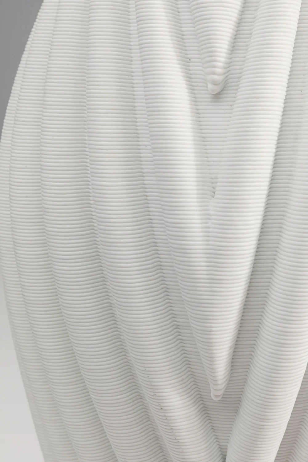 vaas_akira_cm_1.webp KARE Design Vaas Akira 50cm