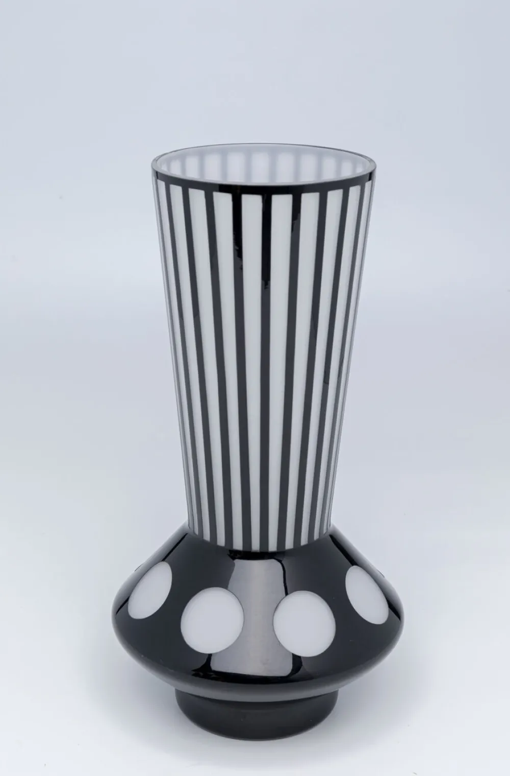 vaas_brillar_cm_2-1.webp KARE Design Vaas Brillar 40cm