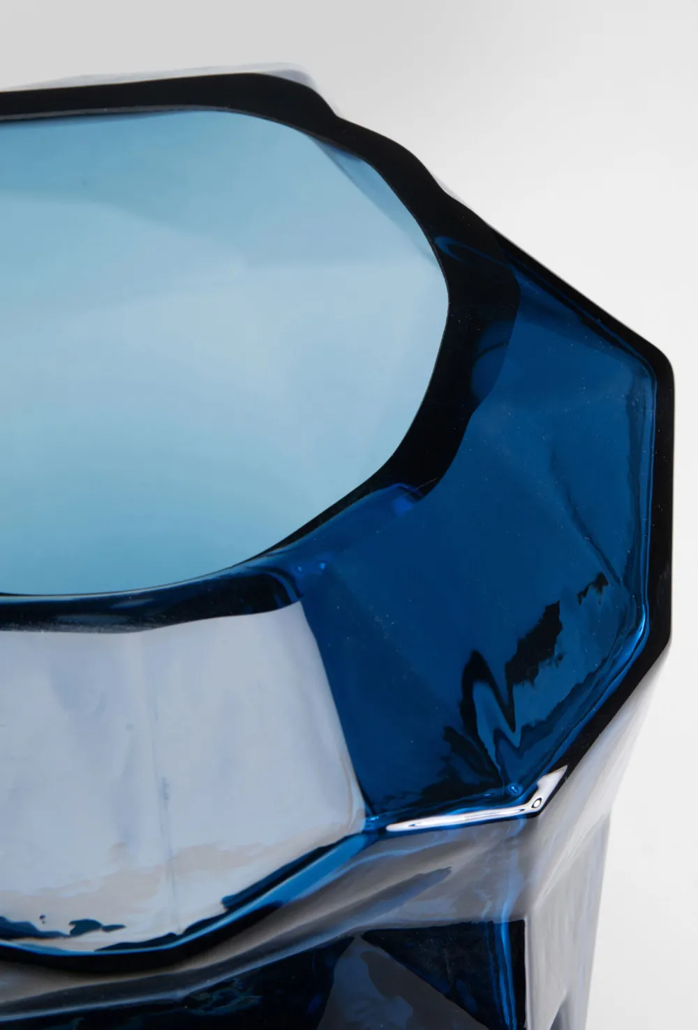 vaas_prisma_face_blue_cm_5.webp KARE Design Vaas Prisma Face Blue 30cm