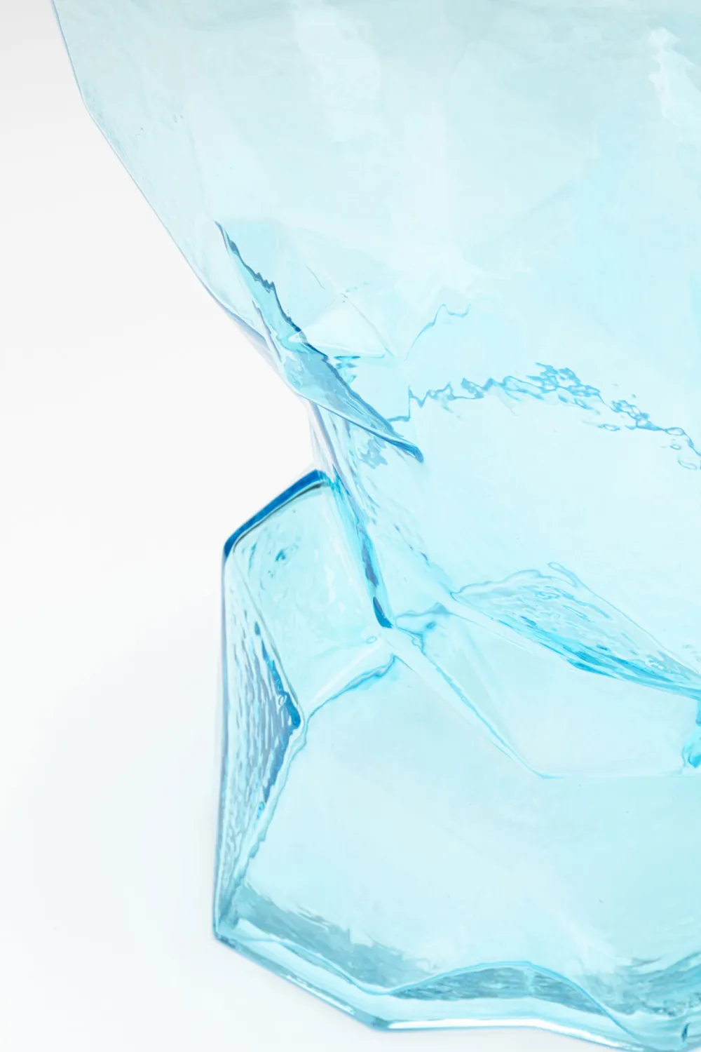 vaas_prisma_face_light_blue_cm_4.webp KARE Design Vaas Prisma Face Light Blue 30cm