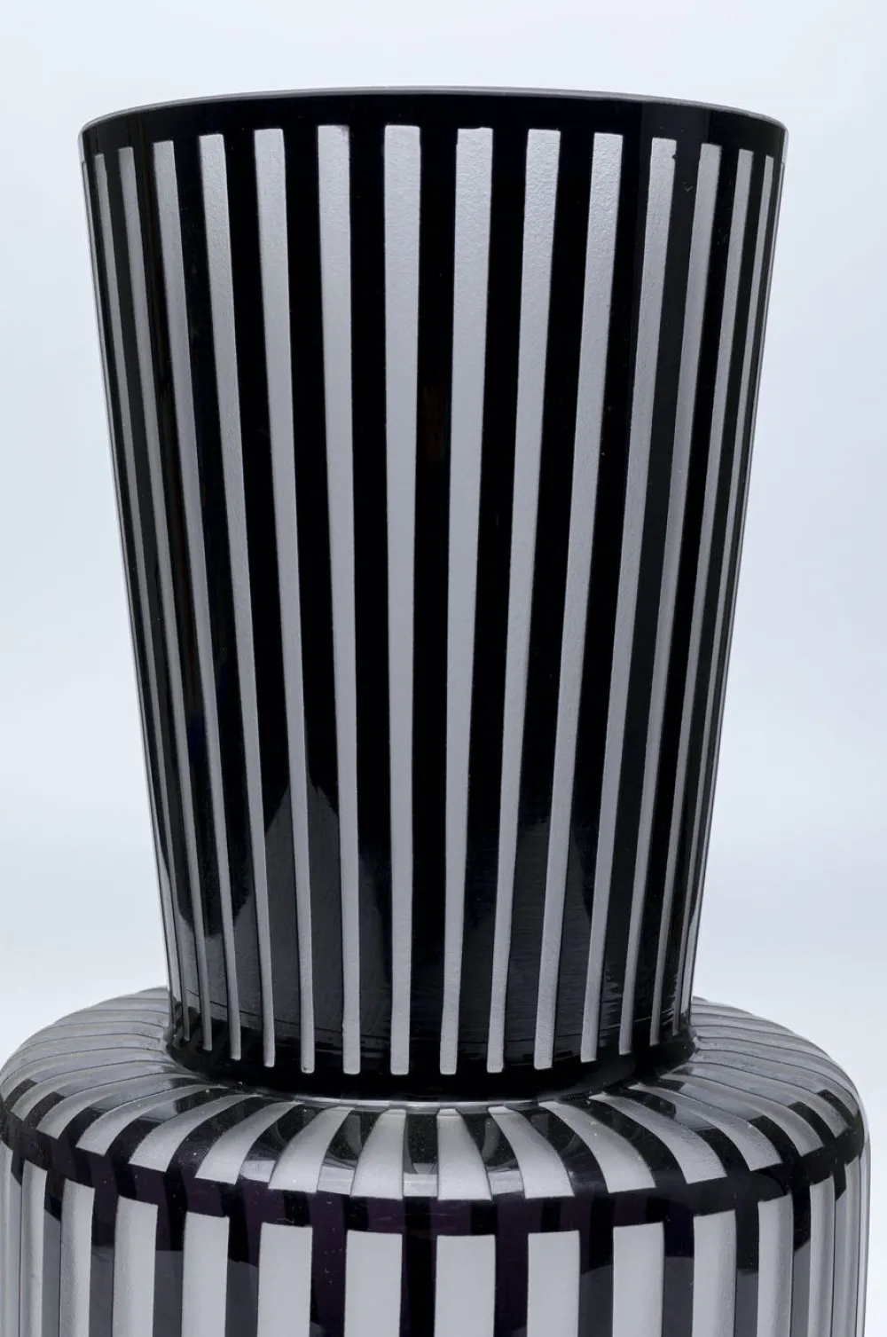 vaas_roulette_cm_4-1.webp KARE Design Vaas Roulette 41cm