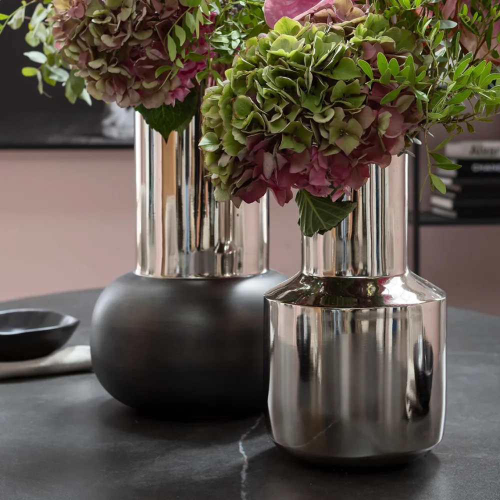 vaas_vesuv_black_cm_0-1.webp KARE Design Vaas Vesuv Black 42cm