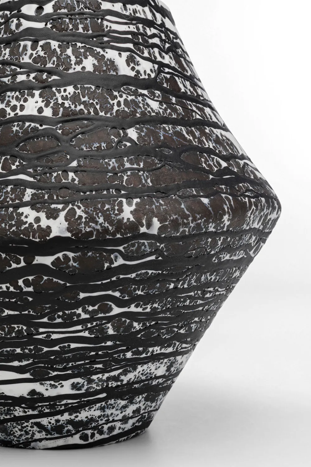 vaas_volante_black_cm_1.webp KARE Design Vaas Volante Black 27cm