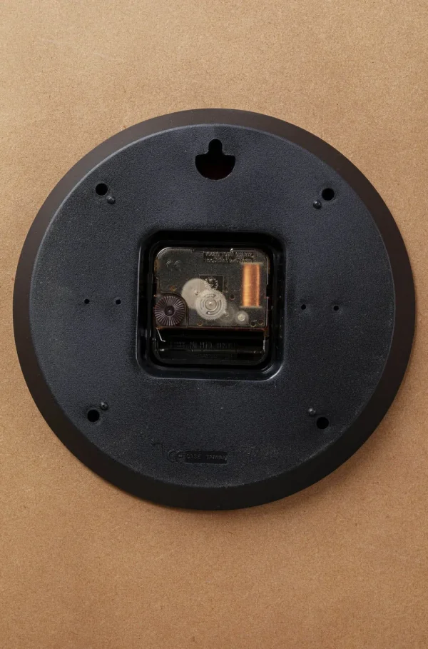 KARE Design Wandklok Levi Bruin Ø60cm