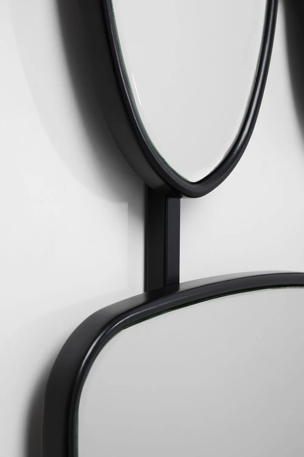 wandspiegel_nastro_black_xcm_2.webp KARE Design Wandspiegel Nastro Black 80x114cm