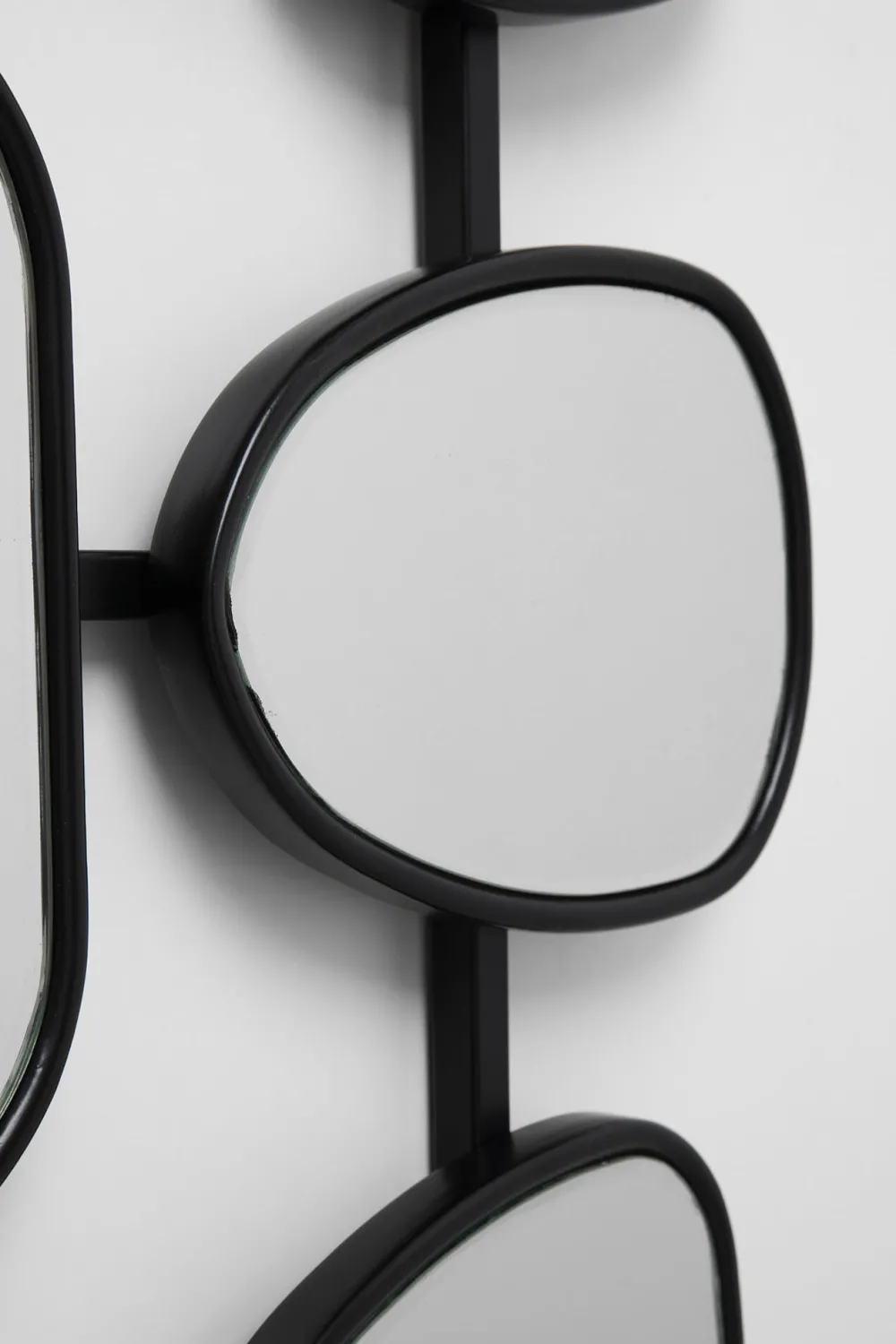 wandspiegel_nastro_black_xcm_3.webp KARE Design Wandspiegel Nastro Black 80x114cm